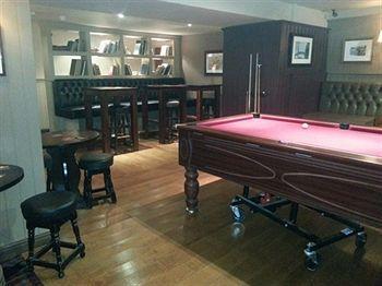 Holland Arms Hotel Gaerwen Екстериор снимка