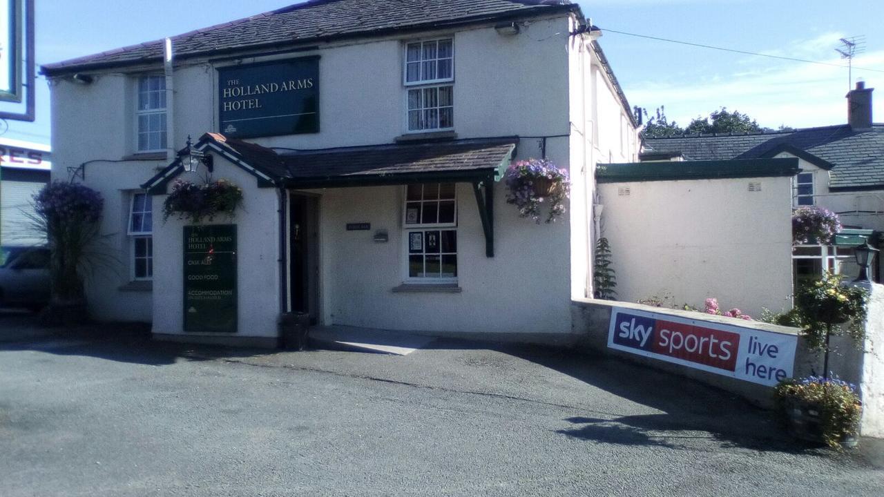 Holland Arms Hotel Gaerwen Екстериор снимка
